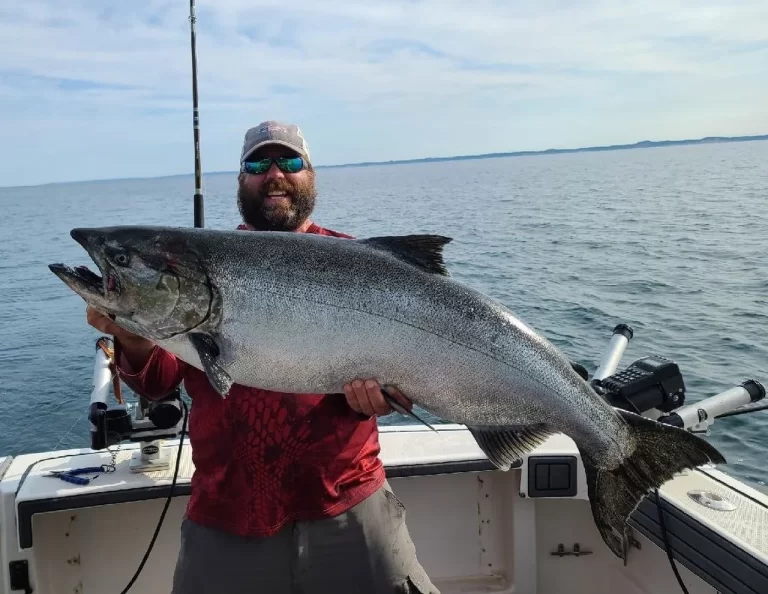 The Biggest Fish in Lake Michigan: Record-Breaking Catches and Species Guide